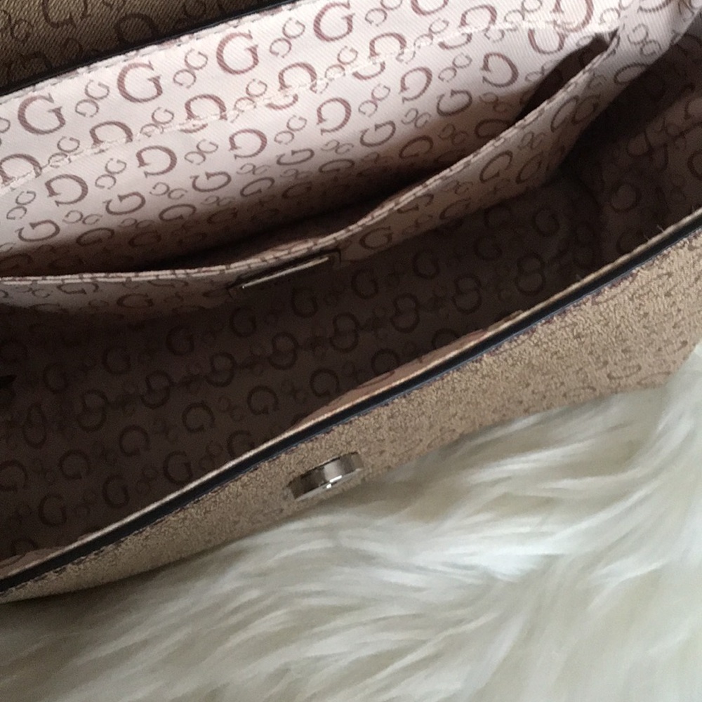 GUESS LOGO SLING BAG - Picture 7 of 8